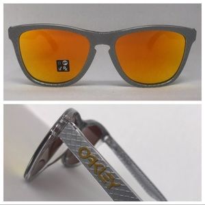 Oakley Frogskin Limited Edition OO9013-0155